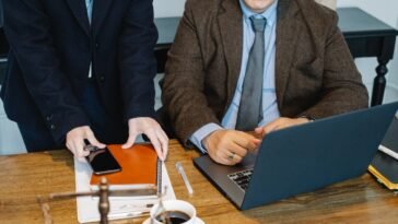 pexels sora shimazaki 5668796