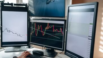 pexels alphatradezone 5833752